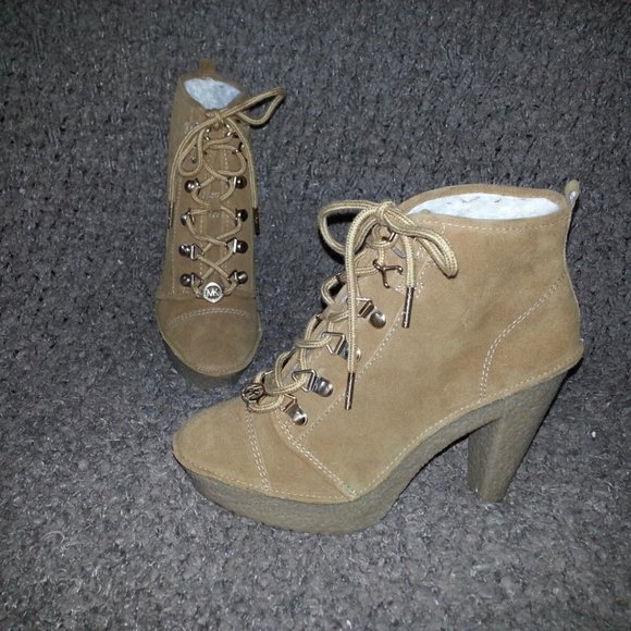 MICHAEL KORS-Chestnut Suede-Lace Up Platform Ankle Boots-Size 6M- NWOB - Picture 1 of 7